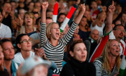 FINA – Lehetünk boldogak!