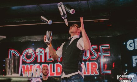 A Flair bartender a fergeteges show mellett ízletes koktélt is kever