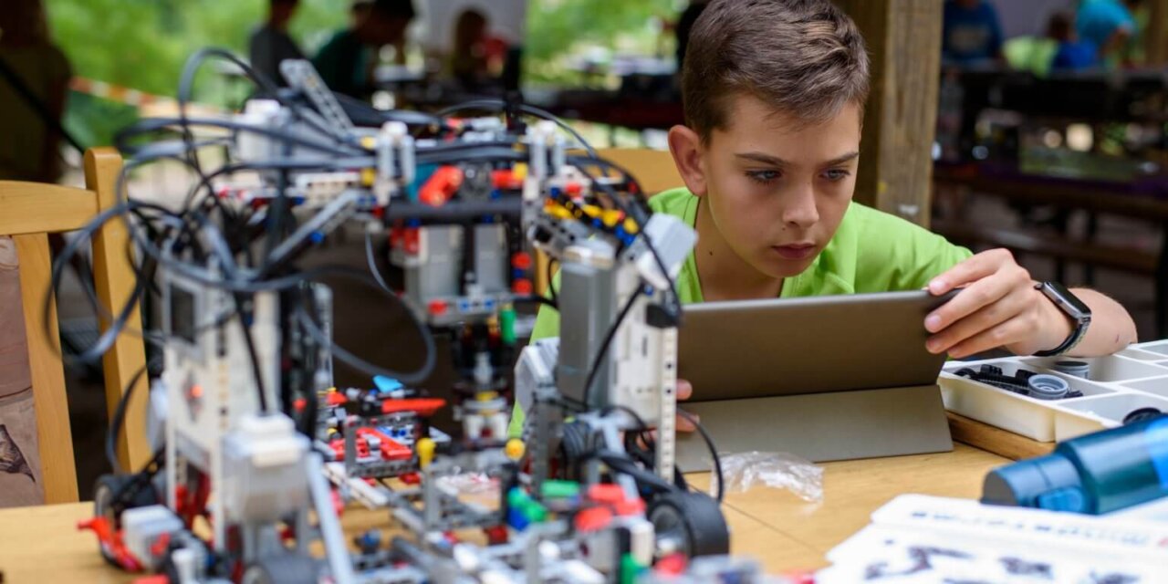 A robotika olyan világot teremt, amit a gyerekek építhetnek fel