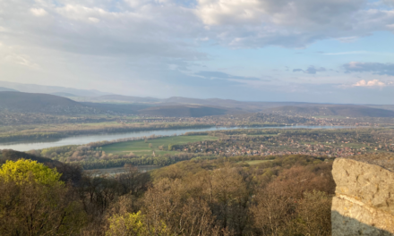 Zsitvay-kilátó: lenyűgöző panoráma a Nagyvillám tetejéről