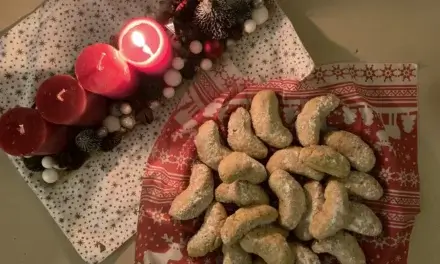 Adventi illatok: A gluténmentes diós-vaníliás hókifli minden morzsája finom