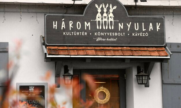 Három Nyulak: kávé, sütemény és kultúra egy varázslatos üzletben