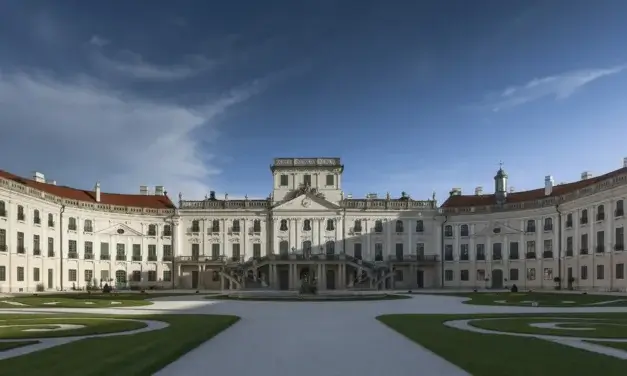 Eszterháza a legfényesebb magyar kastély – Fertődre látogattunk